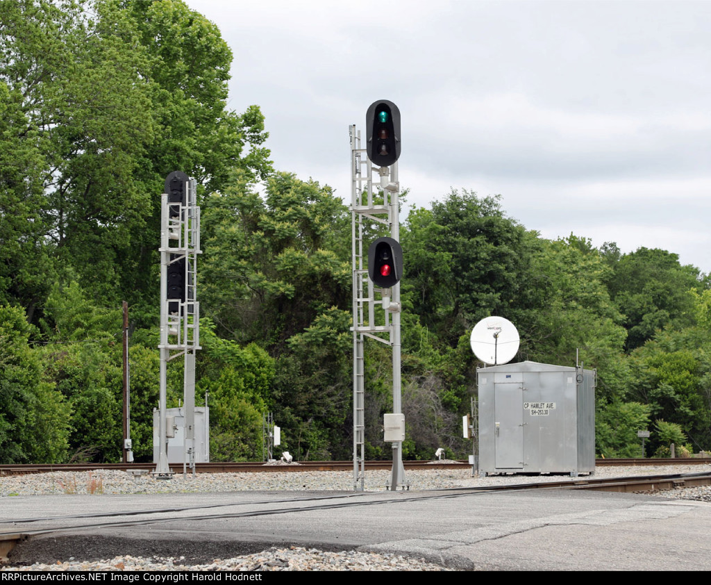 Clear signal, track 3 Hamlet Avenue